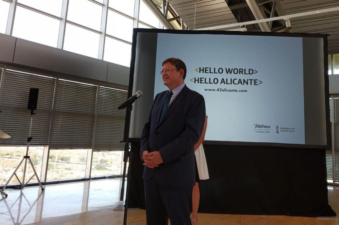 El president Ximo Puig durante su visita este miércoles a Alicante