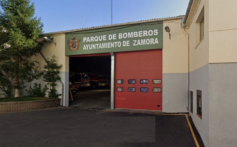 Entrada al parque de bomberos de Zamora