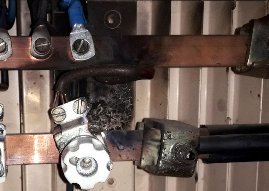 Una de les connexions fraudulentes que s'ha detectat a la Font de la Pólvora,