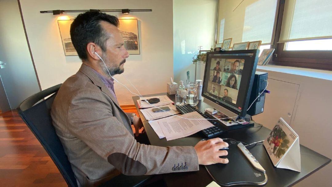 Un momento durante la reunión telemática