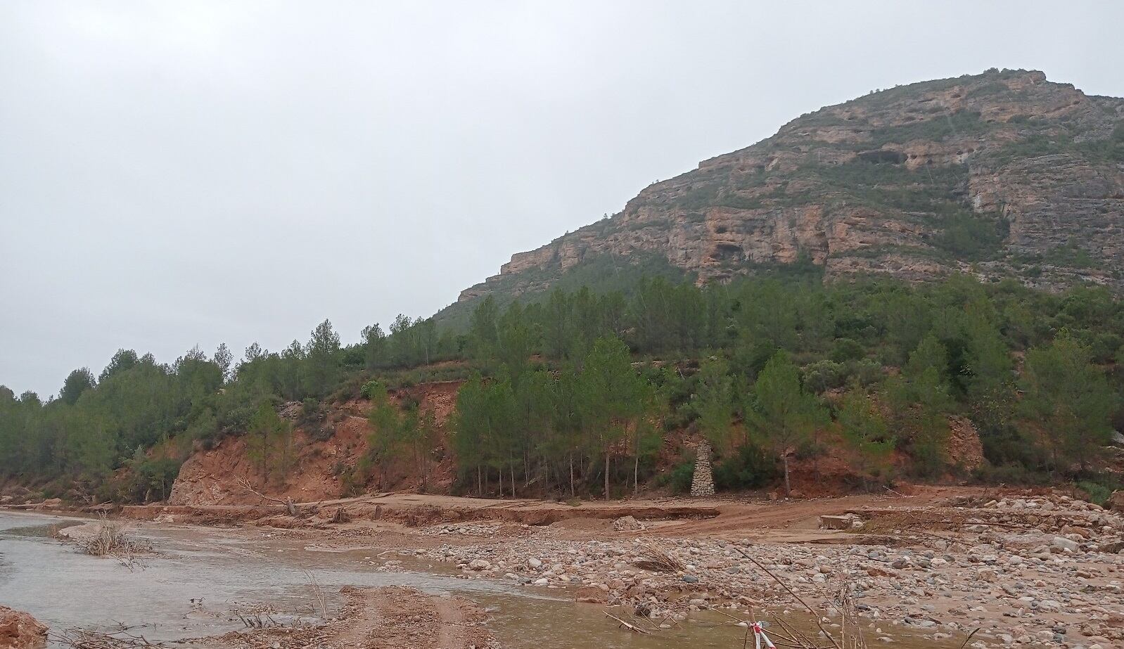 Imágenes de la zona de acampada del Embalse de Buseo, en Chera, tras el paso de la DANA de 2024.