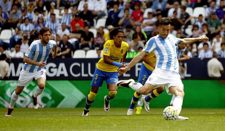 Charles lanza el penalti que suponía el 2-1