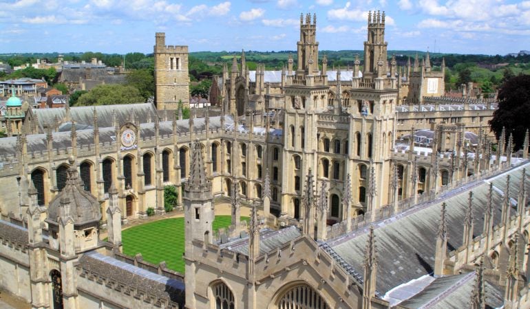 Oxford podría abrir su primera sede en Francia. 