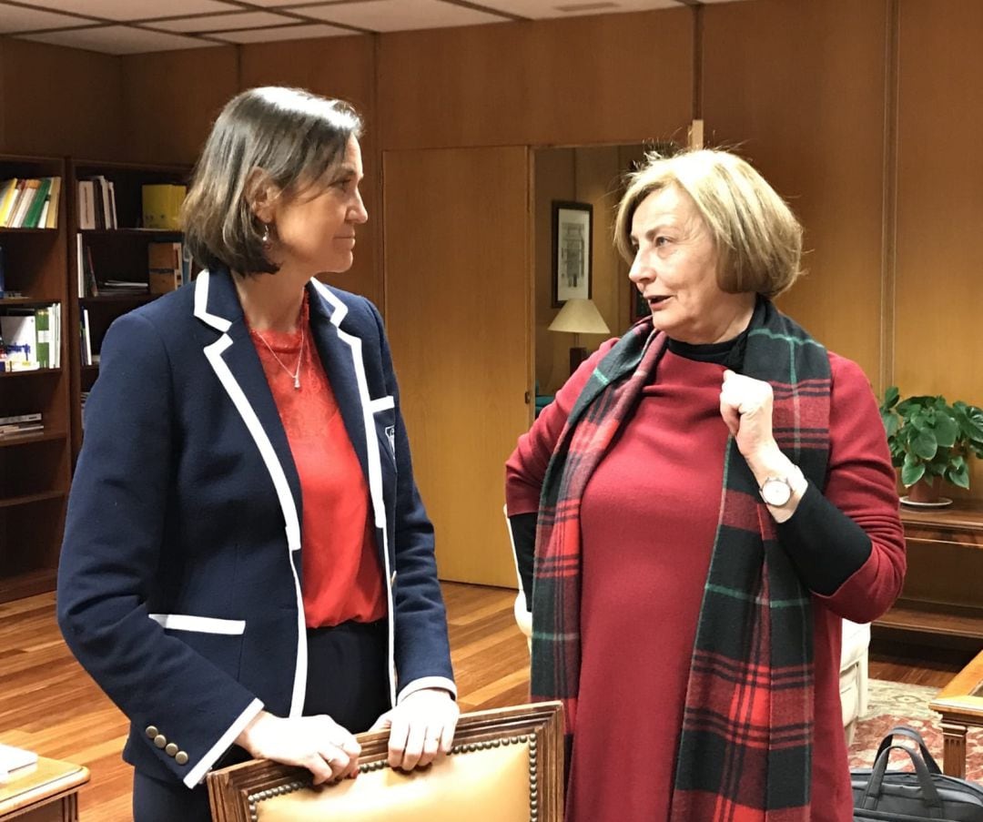 Mariví Monteserín durante un encuentro con la ministra Reyes Maroto