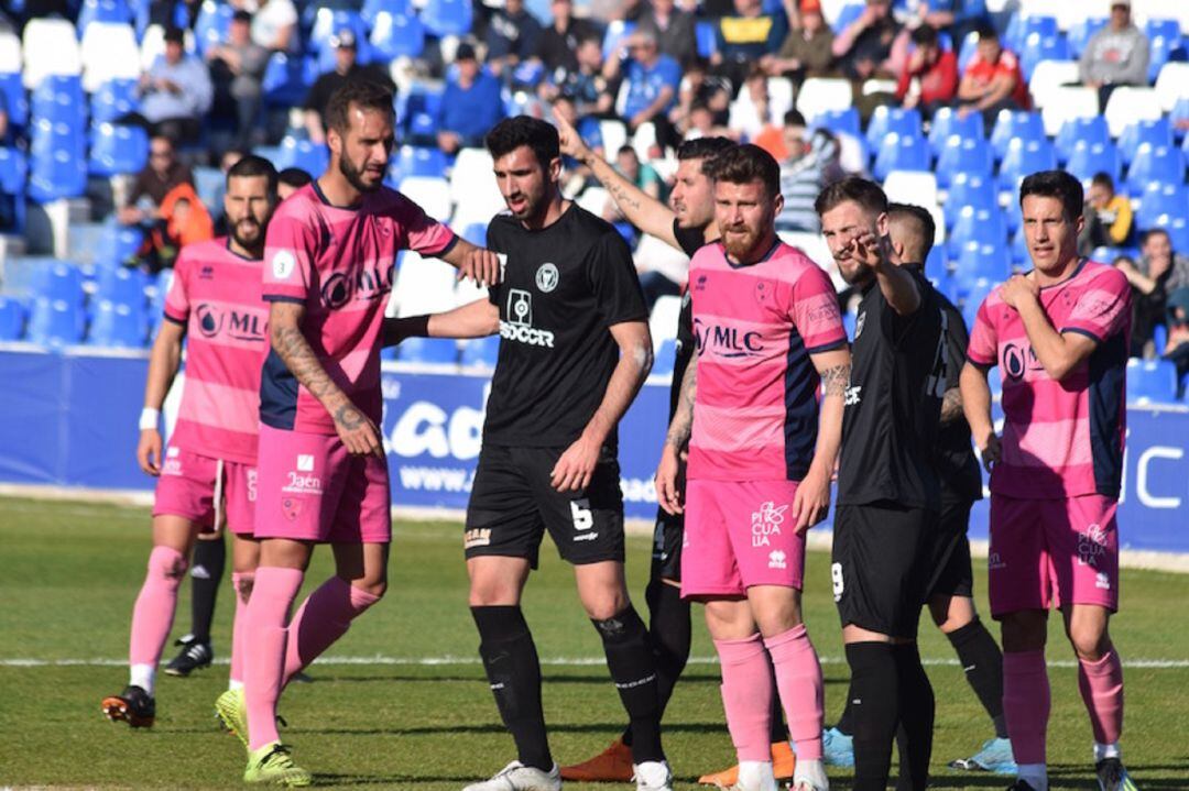 Imagen del último partido disputado en Linarejos frente a El Palo FC