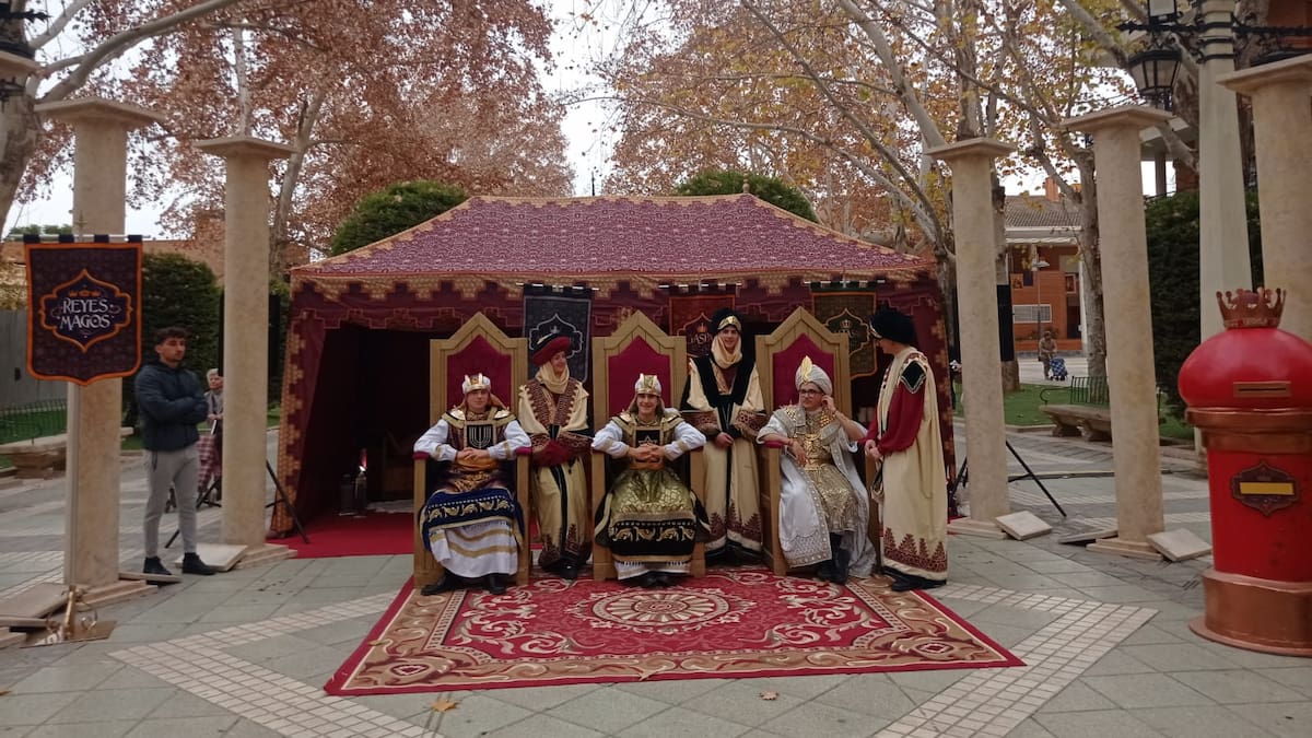 El Campamento Real de Lorca recoge la ilusión de los niños