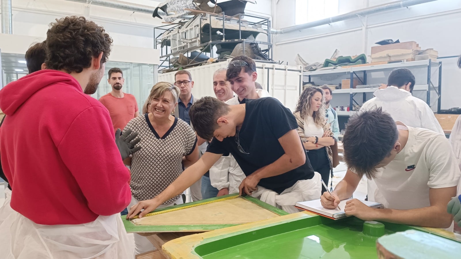 Visita de la consellera de Educación a Astilleros Astondoa