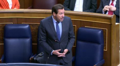 Óscar Puente, ministro de Transportes, contestando al diputado de CHA, Jorge Pueyo