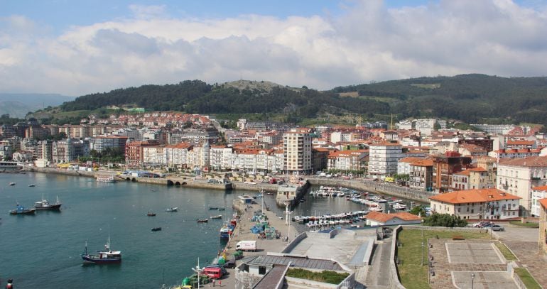 Panorámica del puerto de Castro Urdiales.