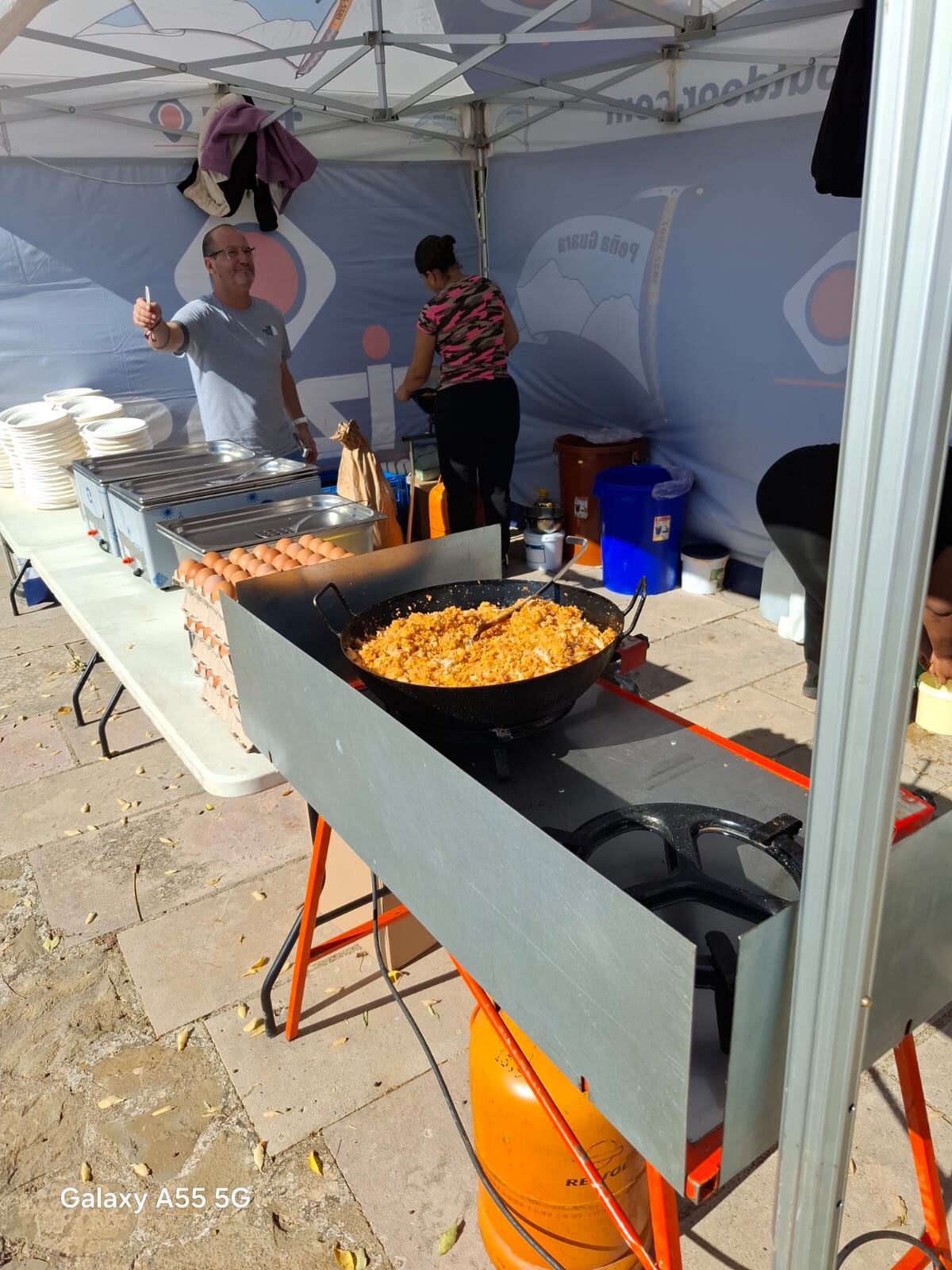 La jornada ha finalizado con reparto de migas.