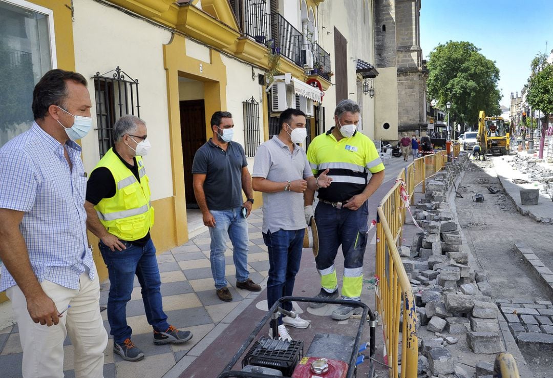 Díaz supervisa las obras en la calle Ponce