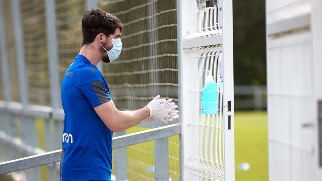 Aritz Elustondo antes de entrar a entrenar en Zubieta