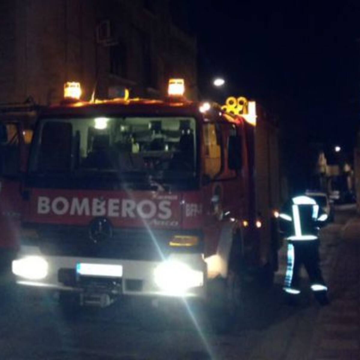 El SEPEI rescata a "dos toxicómanos" de un incendio en Hellín