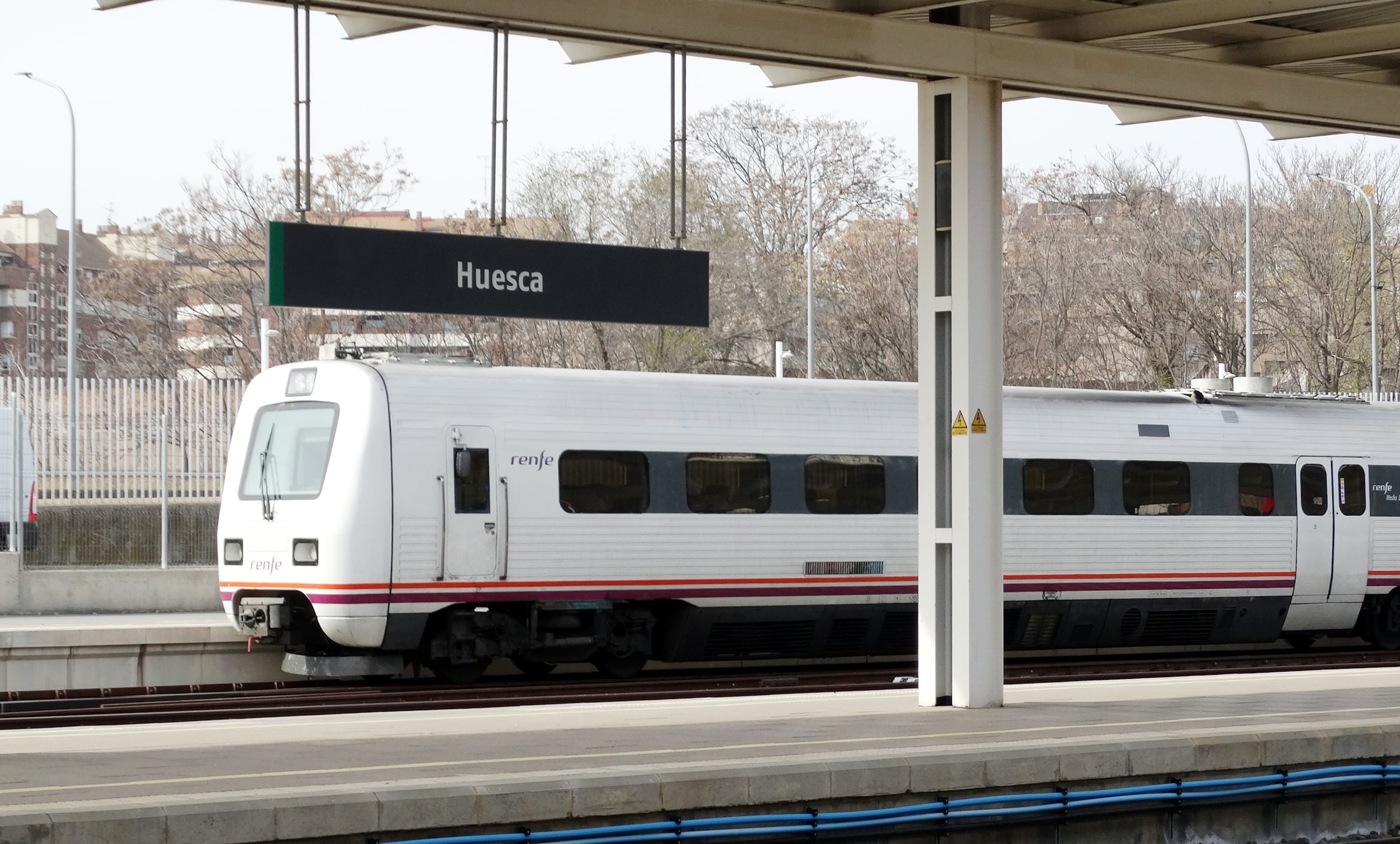 El debate sobre el cercanías entre Huesca y Zaragoza llega a las Cortes