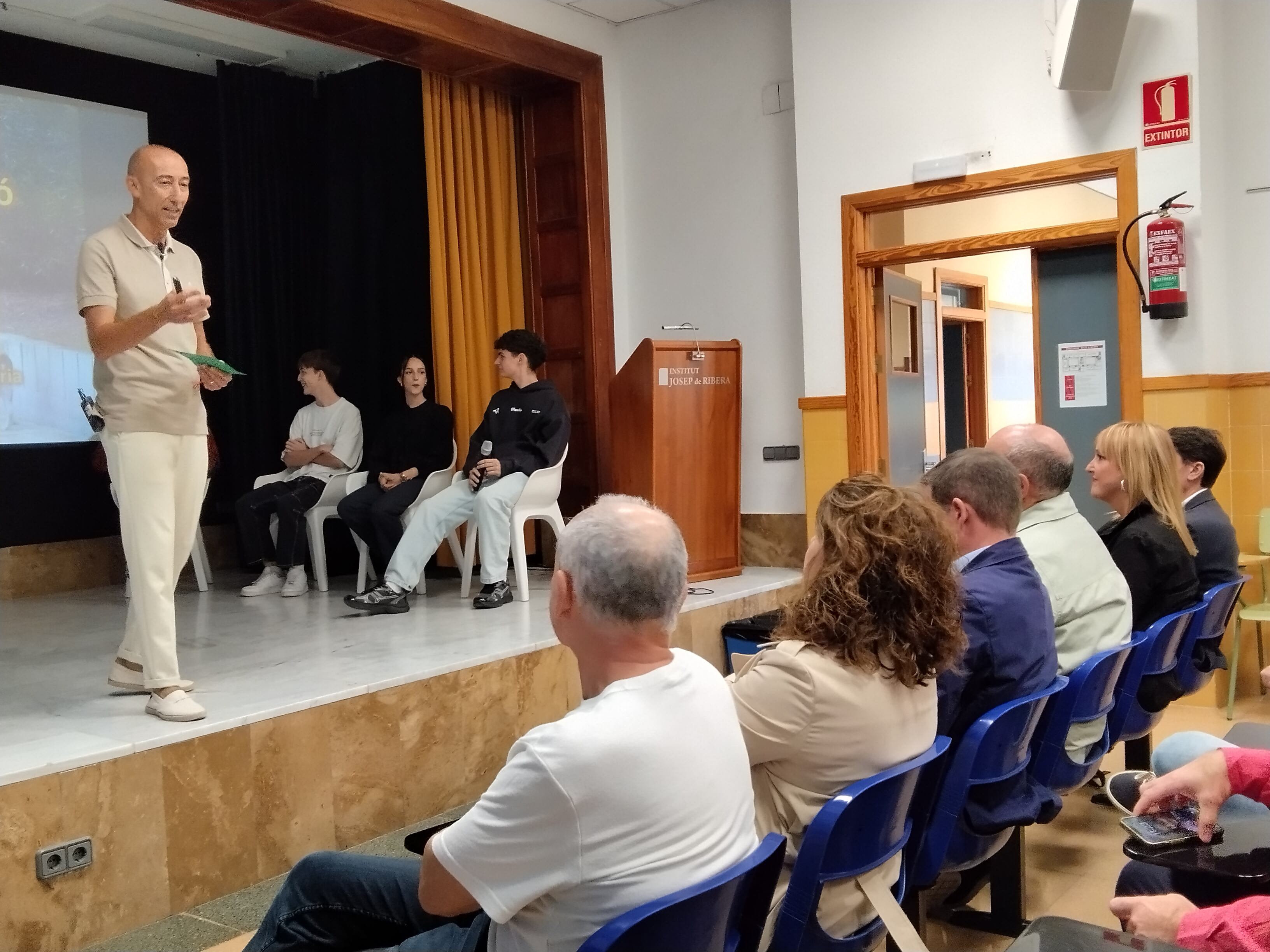 Presentación de la encuesta de 2025 del IES Josep de Ribera