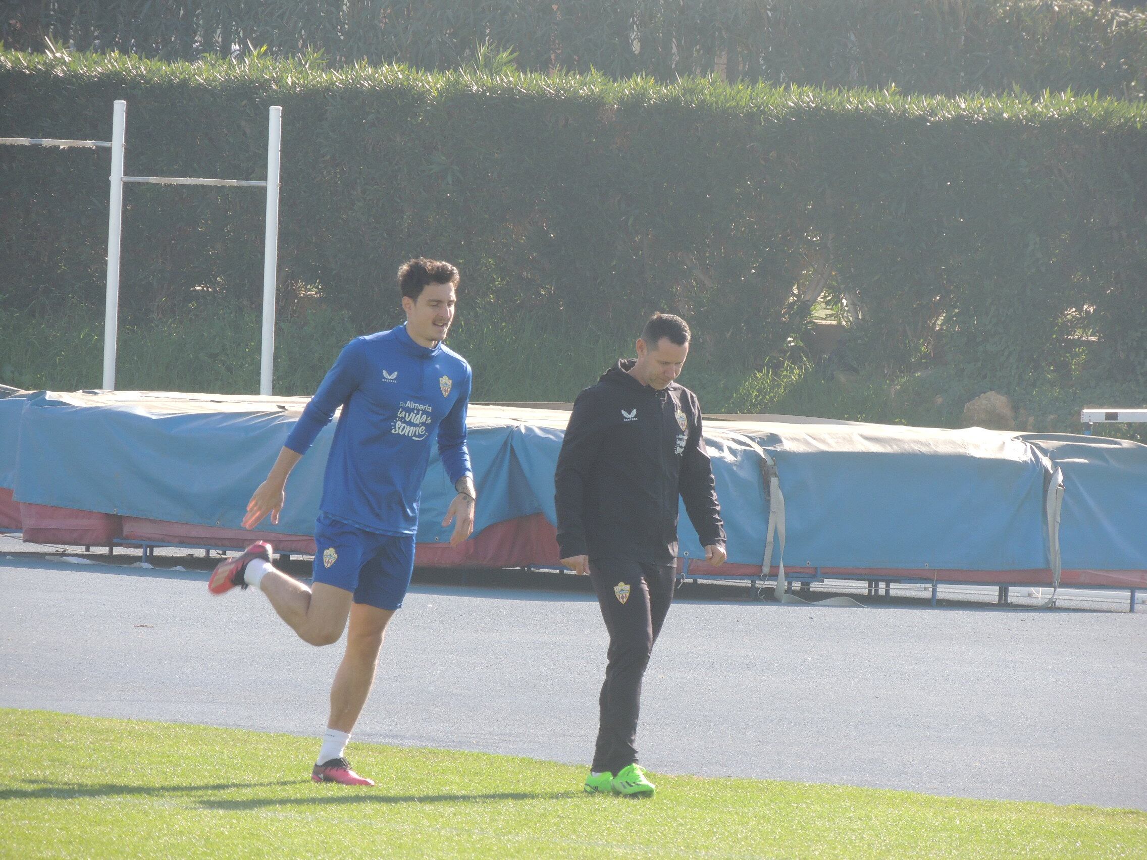 Radovanovic en el campo Anexo con Cid Andrade.
