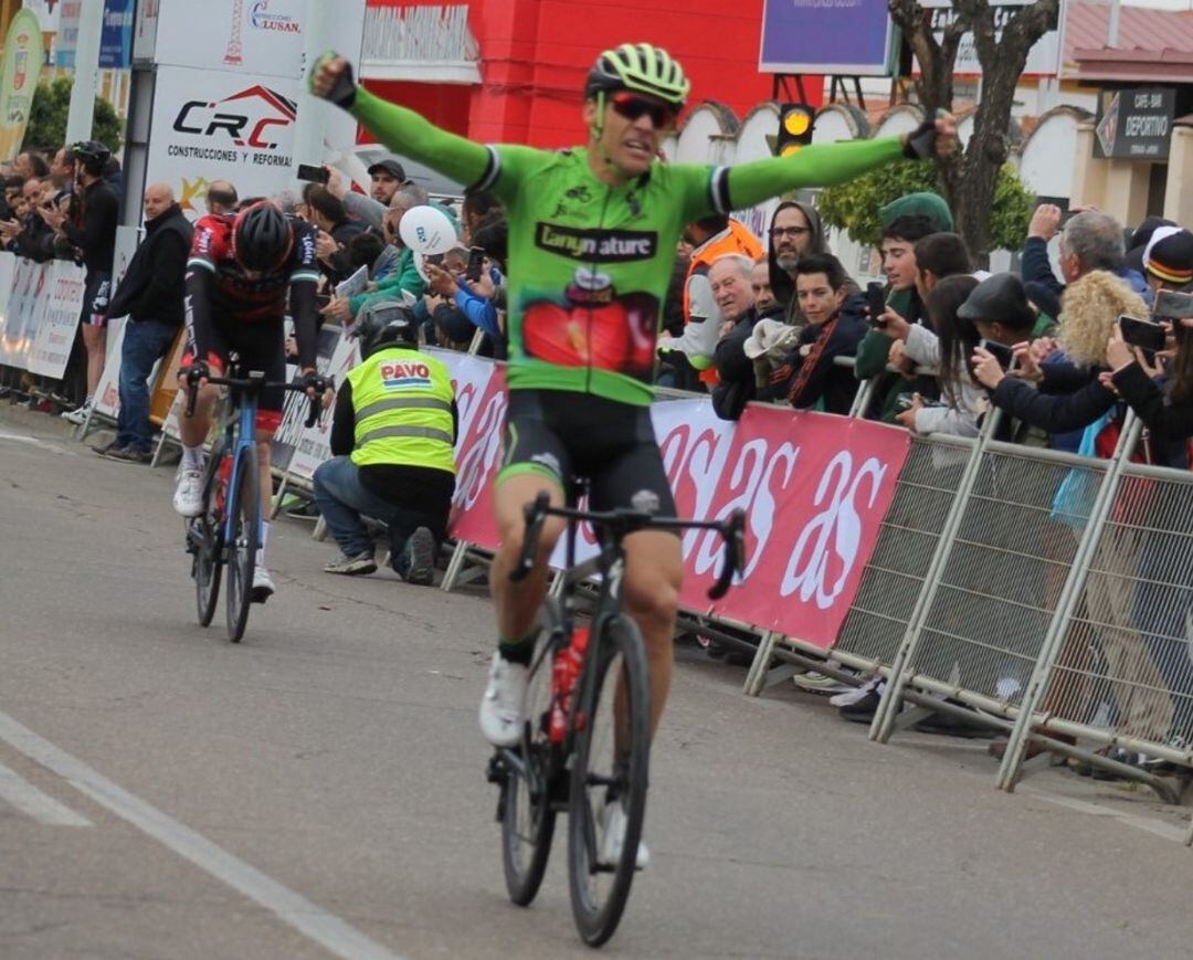 Pedro Sánchez entrando en meta