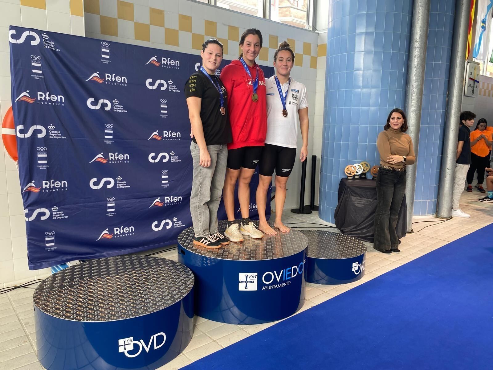La nadadora malagueña María de Valdés, medalla de oro en el Campeonato de España de larga distancia