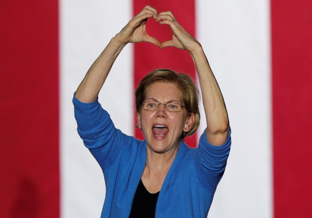 Elizabeth Warren en un mitin en Detroit, Michigan