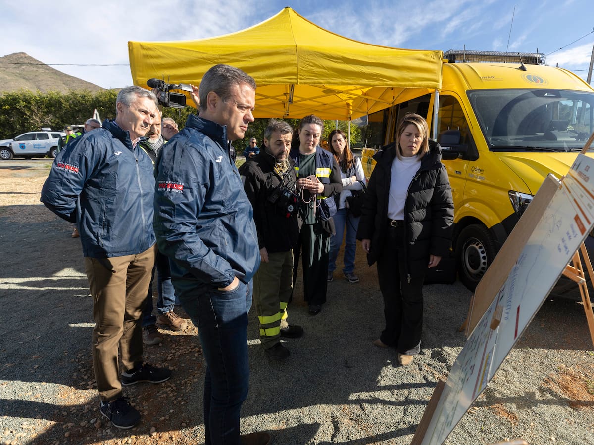 Arroyo y Ortuño destacan la coordinación ejemplar del operativo en Cabo Tiñoso y confirman hasta 100 hectáreas afectadas