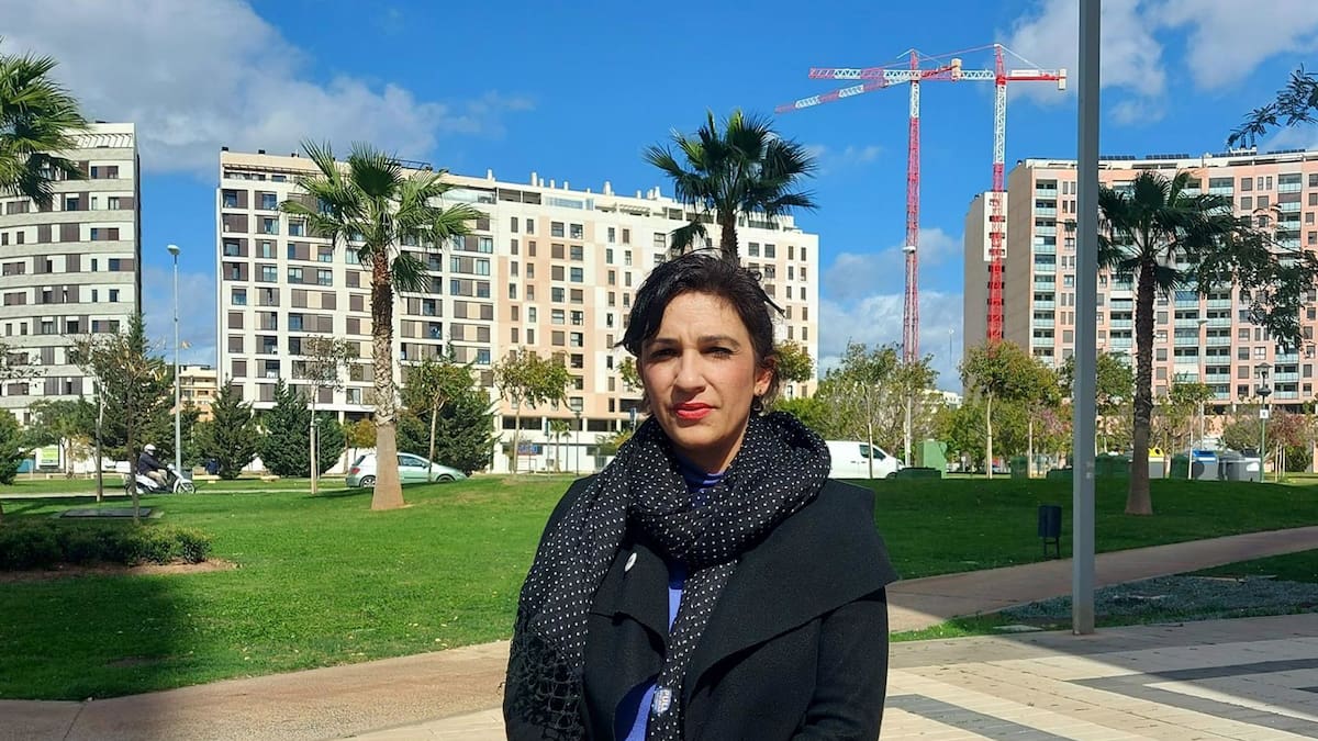 Con Málaga acusa al equipo de gobierno de "privatizar la tramitación de licencias"