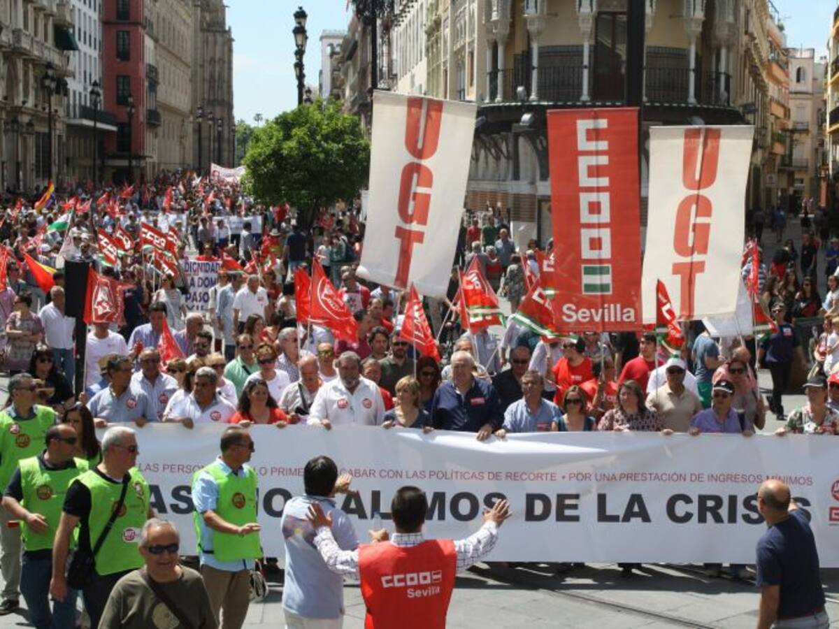 Miles de personas denuncian en la calle la destrucción de empleo