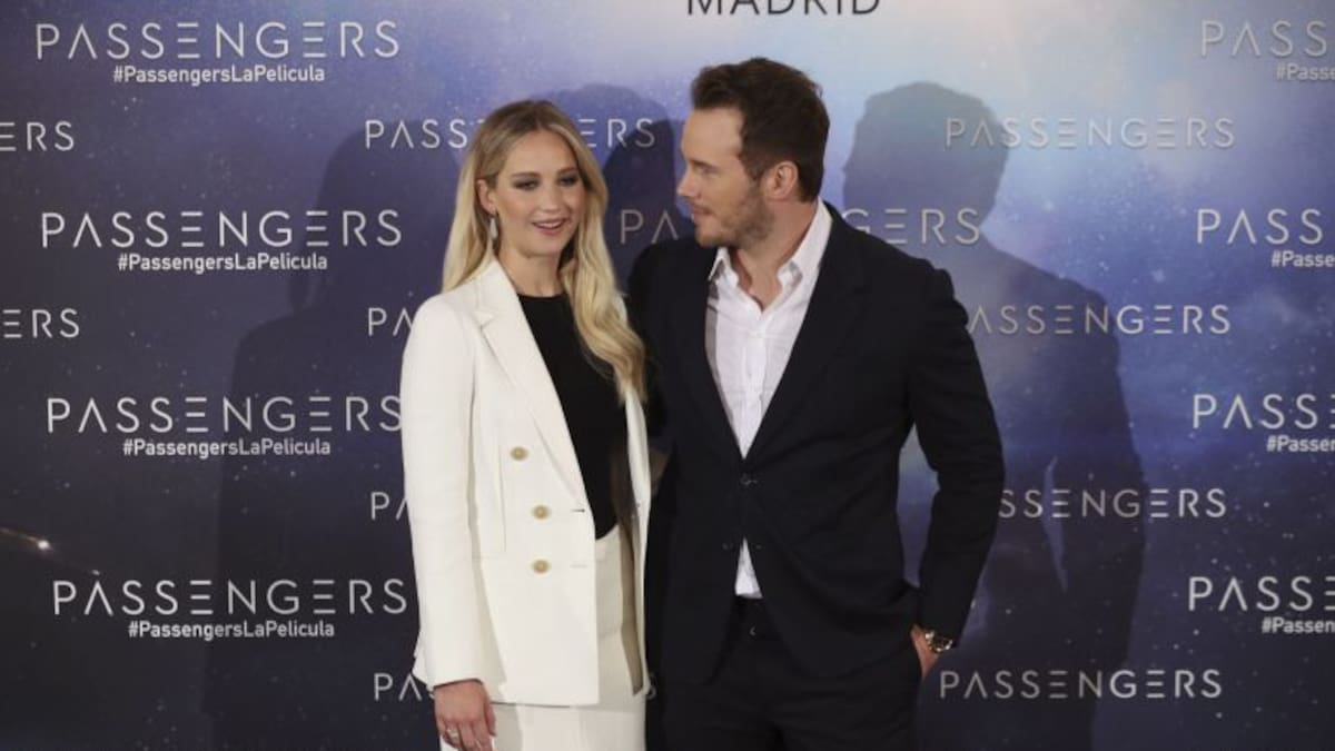¿Jennifer Lawrence y Chris Patt huyen de Trump en 'The Passenger'?