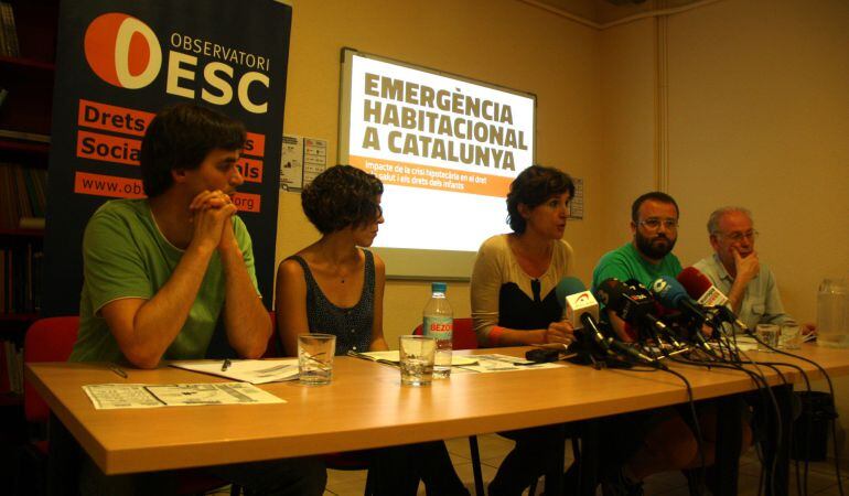 El risc de patir malalties en persones en perill de desnonament triplica el de la resta de la població