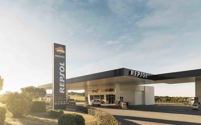 Gasolinera Repsol.