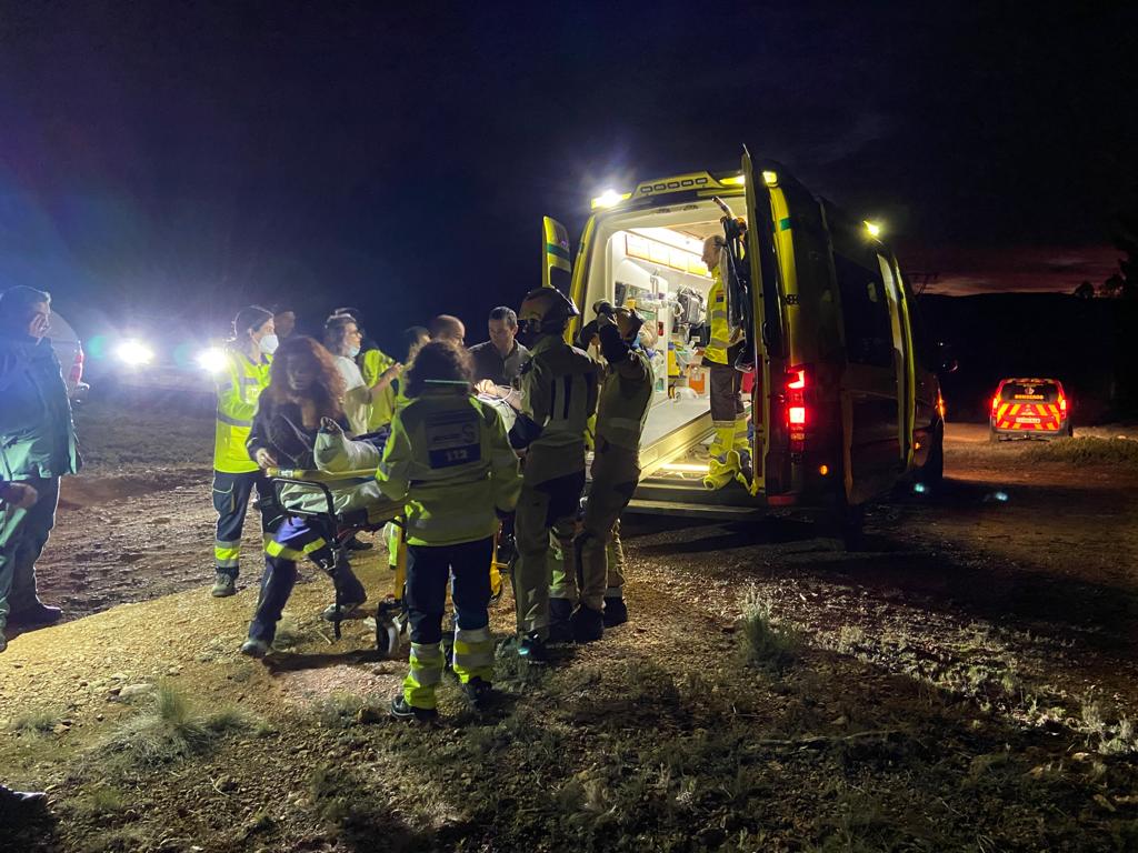 El herido, de 45 años, fue trasladado en helicóptero al Virgen de la Luz