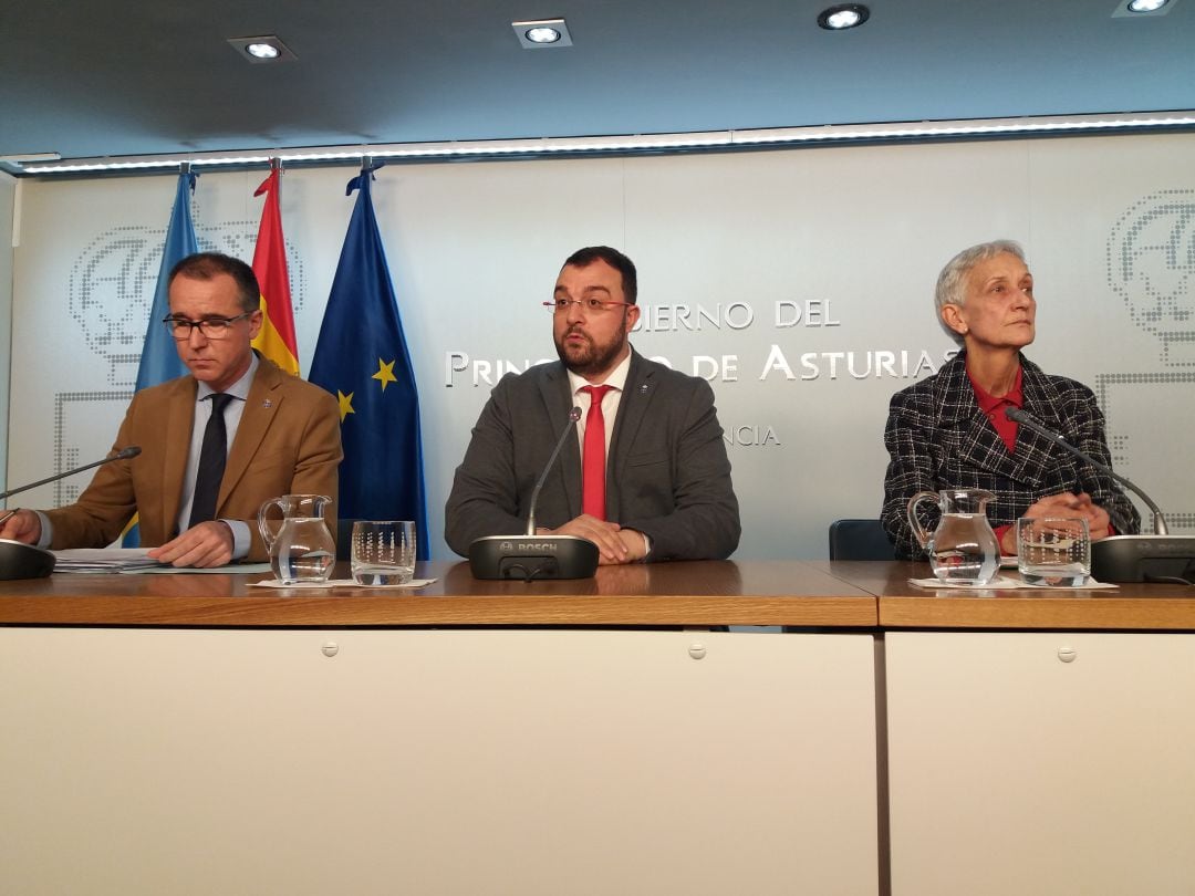 El Presidente, Adrián Barbón, anuncia la medida en comparecencia con los Consejeros de Salud y Educación