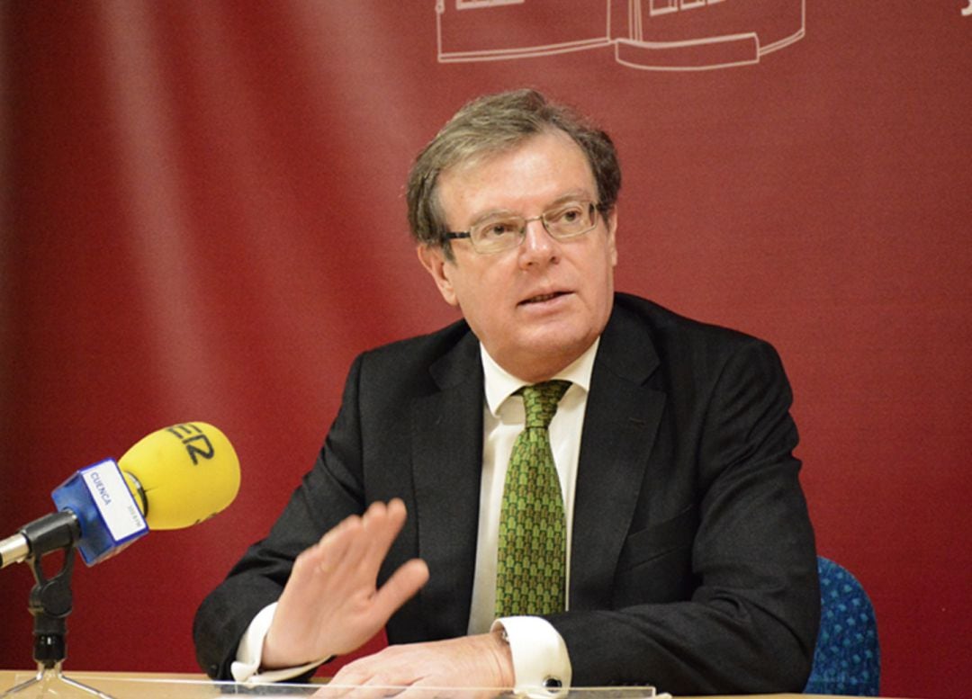 El rector de la Universidad de Castilla-La Mancha espera la decisión de todo el país