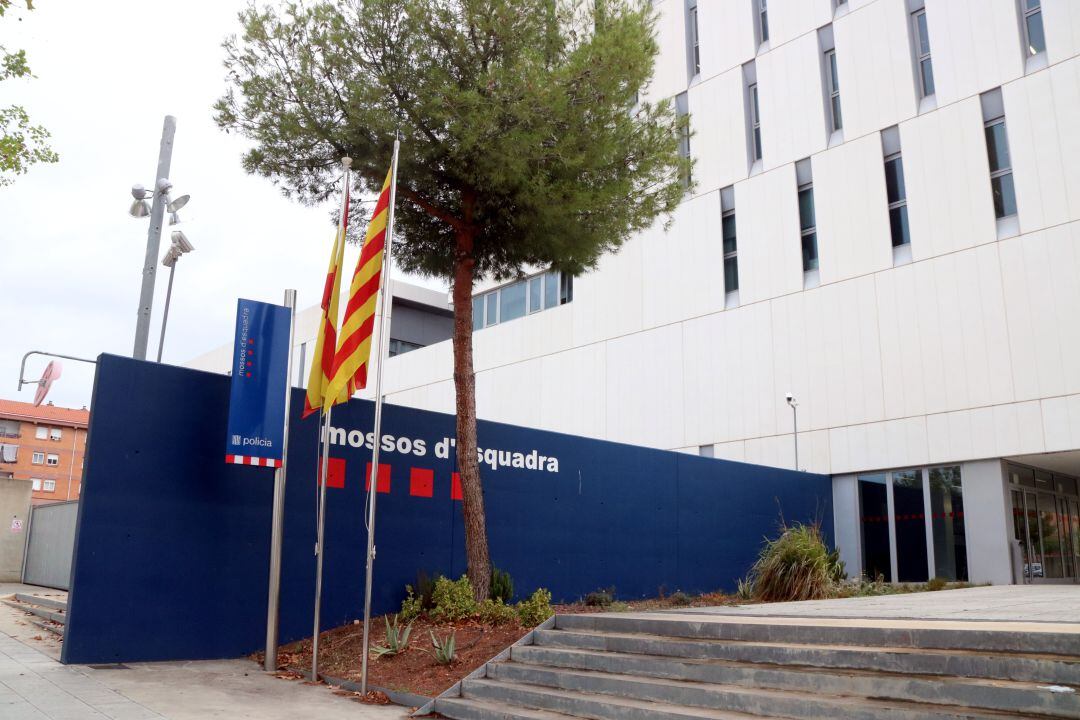 Exterior de la comissaria dels Mossos d'Esquadra a Campclar, a Tarragona