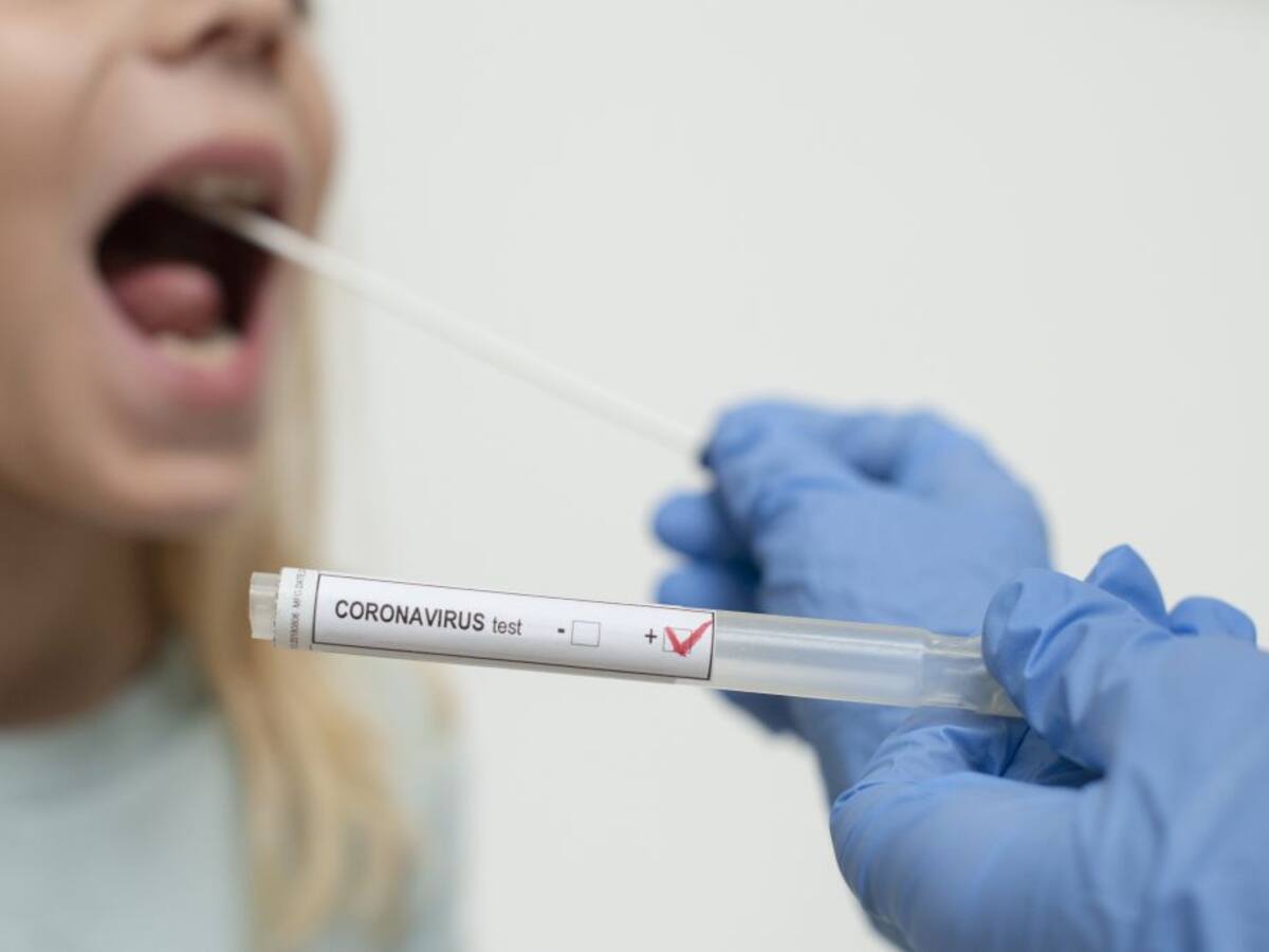 El brote localizado en Los Alcázares ya suma 50 casos positivos en personas entre 20 y 49 años