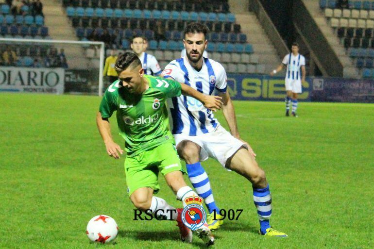 Pau, durante un enfrentamiento contra la Gimnástica