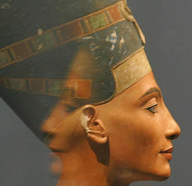 Bustro de la reina egipcia Nefertiti