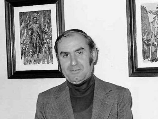 Óscar Pinar en una exposición sobre Semana Santa, 1980.