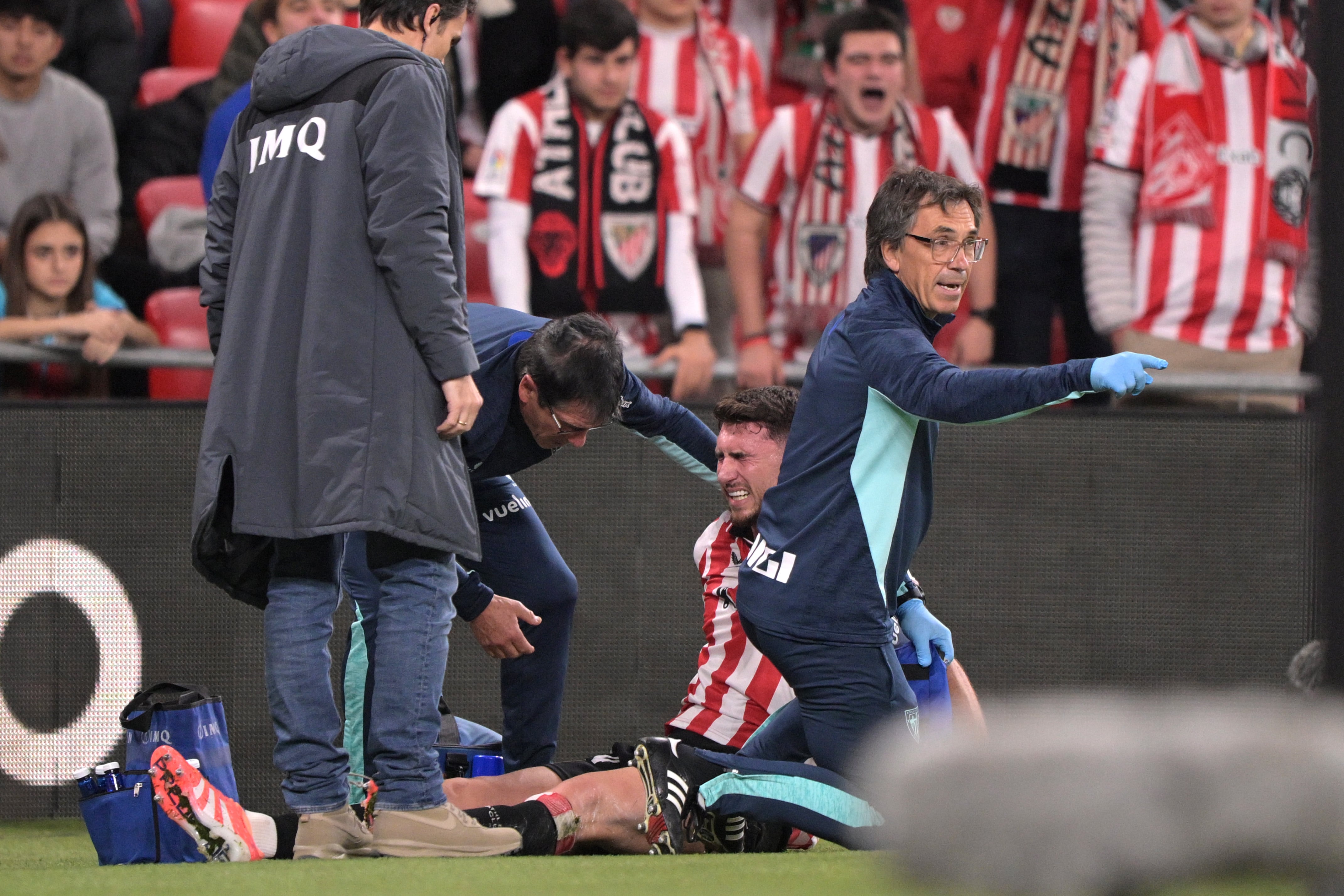 Aymeric Laporte lesionado ante el Atlético de Madrid