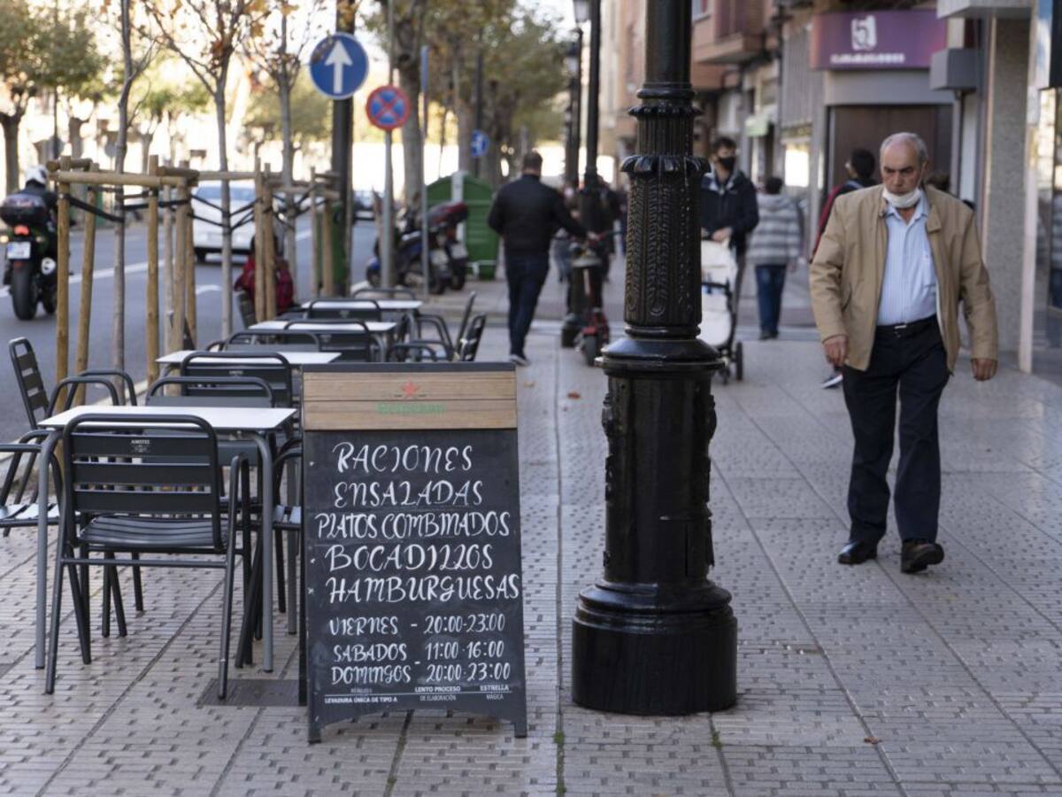 Hostemur tilda de "sinsentido" que no se puedan abrir interiores de bares en municipios con baja incidencia