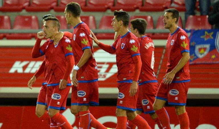 Los jugadores del Numancia celebran un gol 