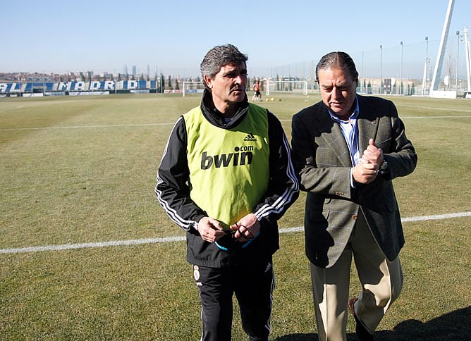 Juande Ramos y Vicente Boluda tuvieron un aparte durante el entrenamiento del Real Madrid