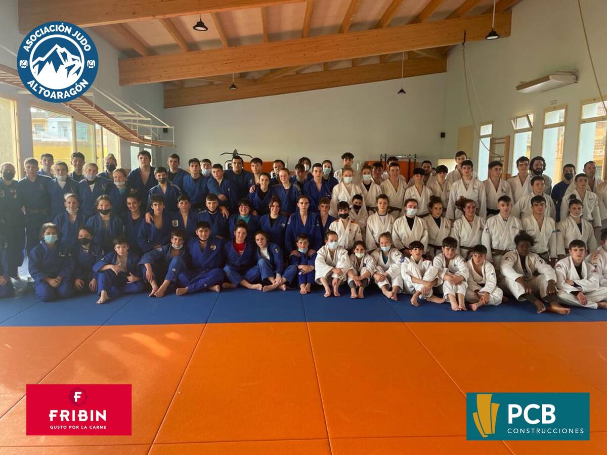 El Club Judo Binéfar fue anfitrión de una nueva concentración de judokas altoaragoneses