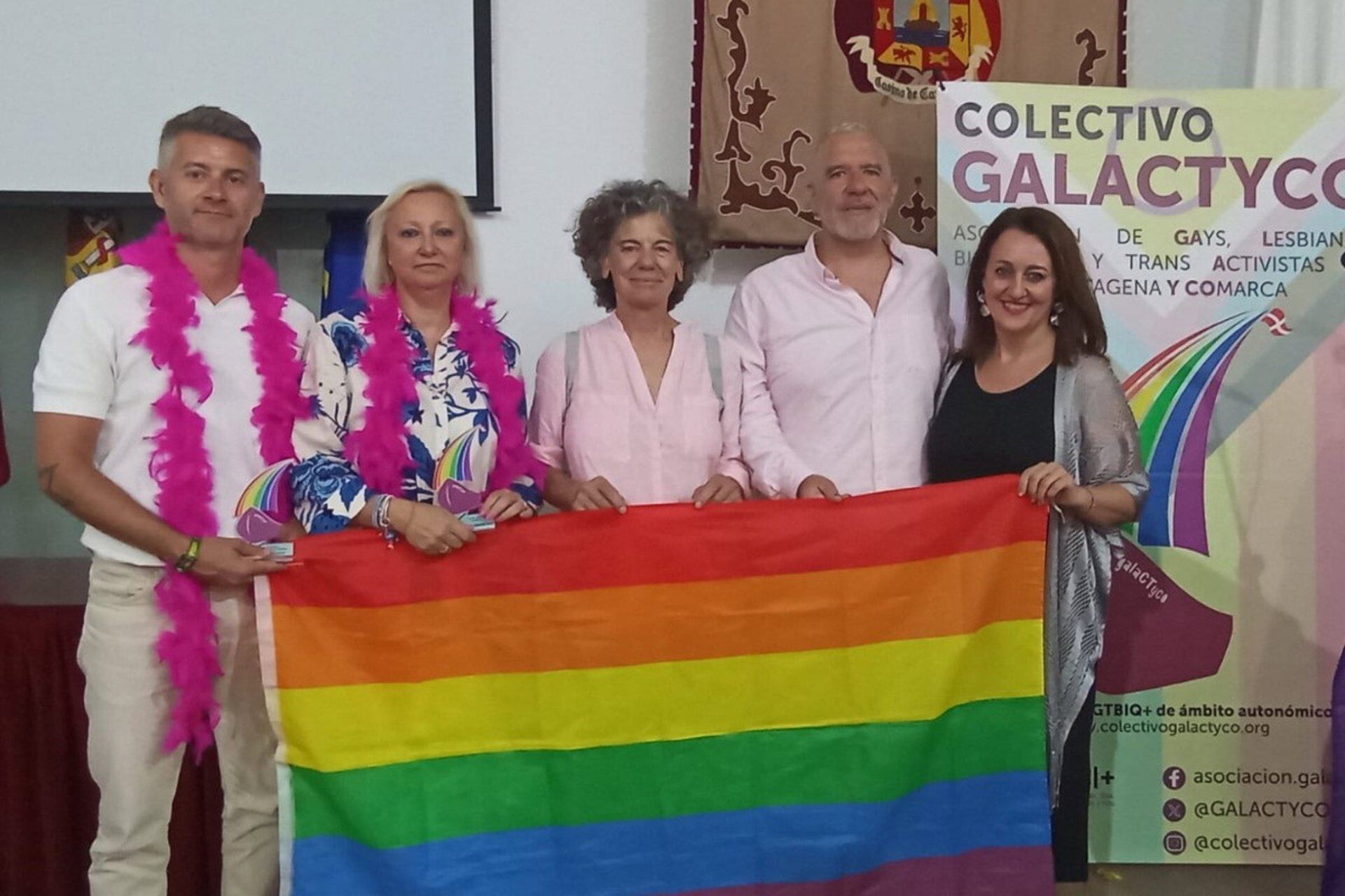 La asociación LGTBIQ+ Colectivo Galactyco de Cartagena y Comarca entregó este jueves los premios 'Cristina Esparza Martín', que reconocieron a la Concejalía de Cultura y María del Mar Sánchez, responsable de los programas de ocio y participación de Juventud.