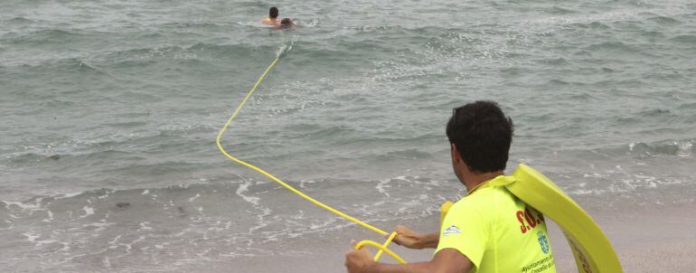 Simulacro de rescate en la playa.