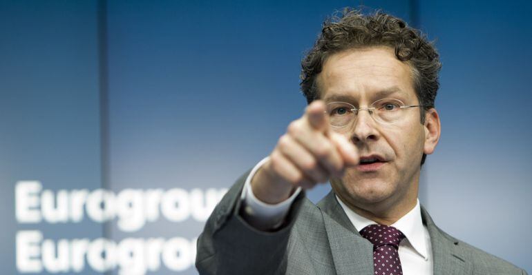 Dijsselbloem insta el parlament grec a prendre una &quot;decisió intel·ligent&quot; i frenar el referèndum