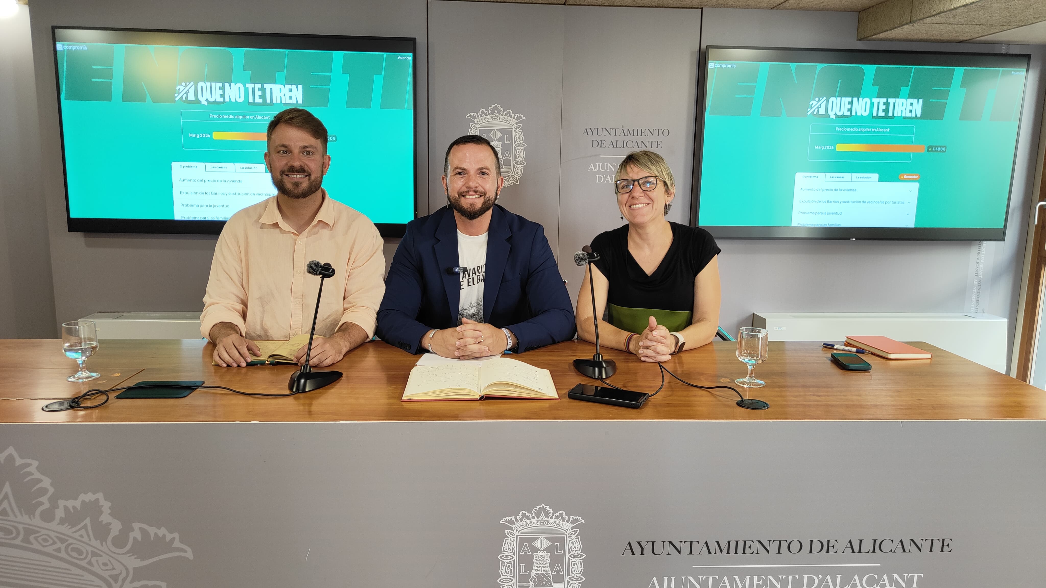 Alberto Ibáñez, rafa Mas y Papi Robles en la sala de prensa del Ayuntamiento de Alicante