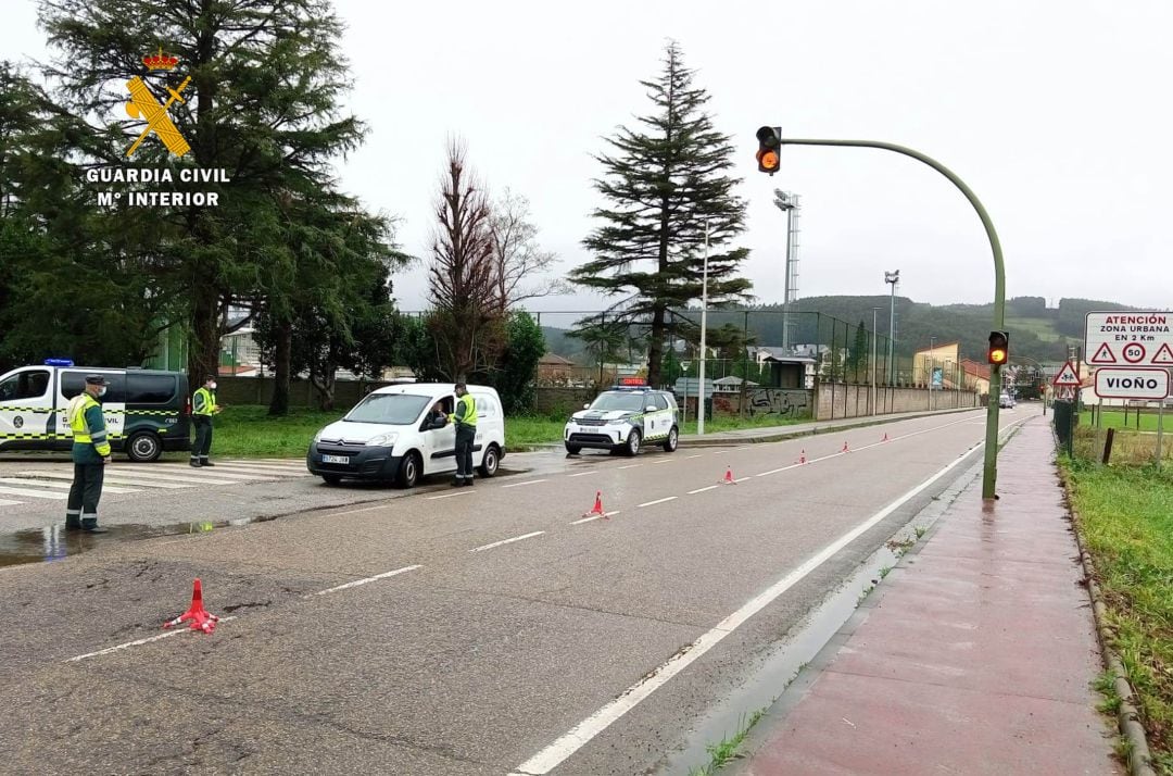 Control de tráfico de la Guardia Civil.