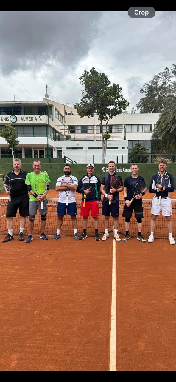 Los jugadores irlandeses en el Club de Tenis de Almería