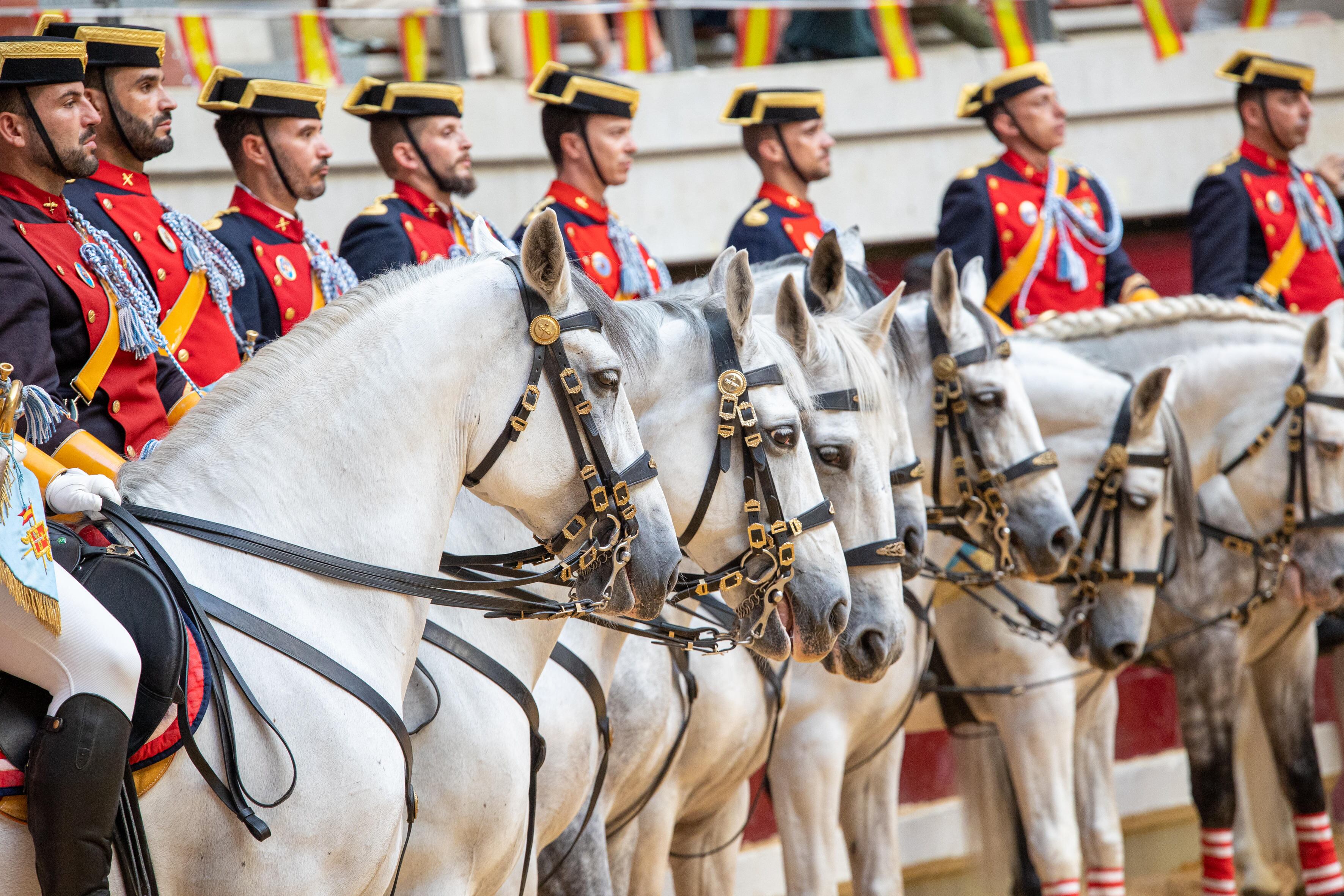 LOGROÑO 06/10/2023.- Un momento de la exhibición de medios y demostración de procedimientos de diferentes unidades de la Guardia Civil que se ha celebrado hoy viernes en la Plaza de toros de Logroño. EFE/Raquel Manzanares.