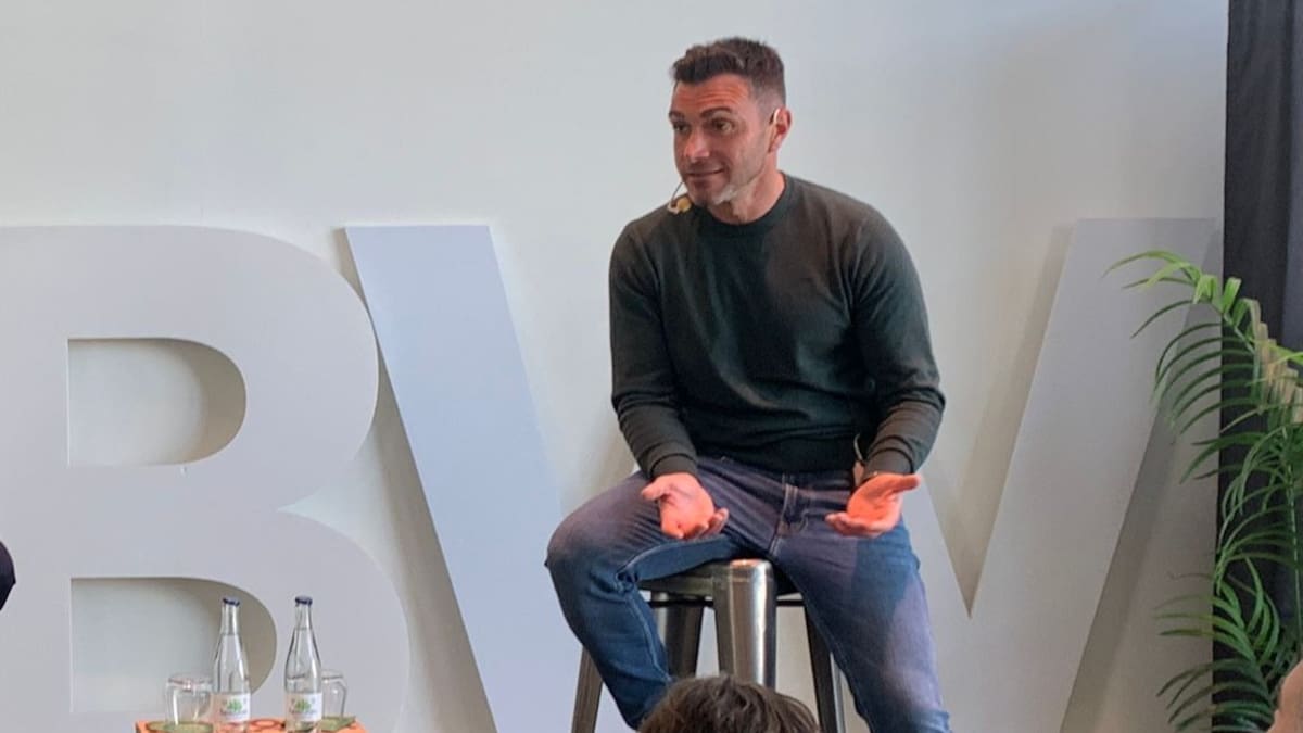 Adrián Colunga "no cree" que Jon García pueda jugar con el Real Murcia este domingo